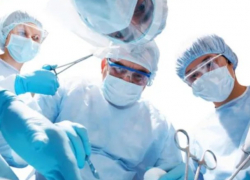 Появились подробности дела школьницы из Сынжерей, которая скончалась после удара мячом по голове 