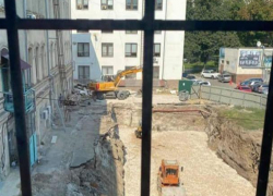 Тревога - здание Национальной Библиотеки может пострадать из-за строящейся парковки