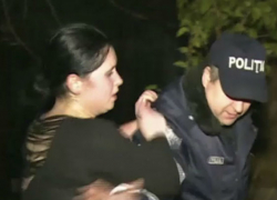 Избиение пьяной девушкой охранников на Ботанике и скандал в полиции сняли на видео