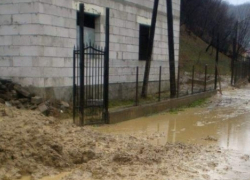 В Леовском районе ребенок утонул в луже на тротуаре