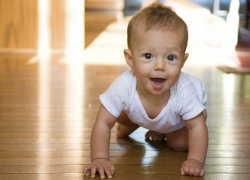 В Ниспоренском районе мать бросила годовалого малыша на дорогу на ночь и ушла спать