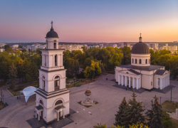 Трансляции из Кафедрального собора в Пасхальную ночь не будет и причем тут Майя Санду