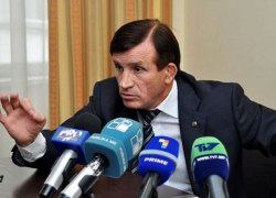 Ректор института пообещал отстреливать журналистов с назойливыми вопросами о его сыне