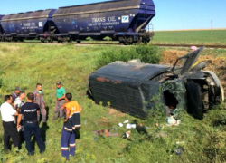 Поезд протаранил маршрутку в Леовском районе: есть жертвы 