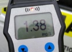 Рядом с избирательным участком для жителей Левобережья в Сэнэтэуке задержан пьяный вдрызг водитель