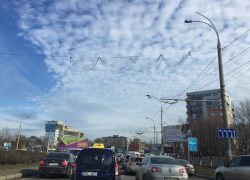 На бульваре Дачия оборванные электрические провода вызвали гигантскую пробку