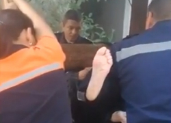 Осторожную спасательную операцию вызвало падение женщины в 20-метровый колодец в Глодянском районе 