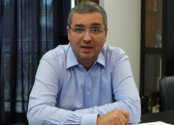 Как Усатый может возражать против коррупции, если он сам того поля ягода?! - мнение