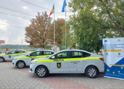 Яловенская полиция получила три новых автомобиля
