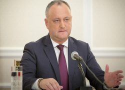 Пока Санду готовит помпезную инаугурацию Додон намерен сэкономить Молдове миллионы леев