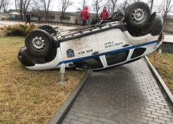 Охранники из Комрата врезались в легковушку и перевернулись