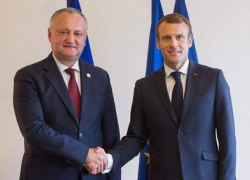 Игорь Додон поздравил Макрона с 14 июля - государственным праздником Франции