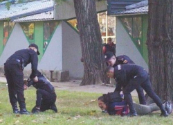 В центре Кишинева карабинеры задержали мужчину и женщину