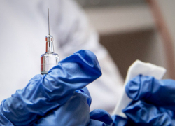 Россия первой в мире зарегистрировала вакцину от коронавируса 