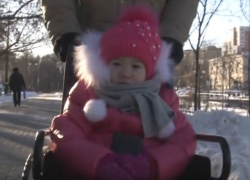 Чудом выжившую в авиакатастрофе девочку показали на видео