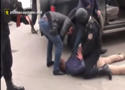 В Кишиневе задержаны фальшивомонетчики в момент продажи 10 тысяч поддельных евро 