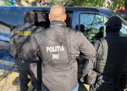 Новый громкий арест по делу о взятке в 400 000 долларов: задержан высокопоставленный сотрудник INI