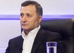 Зарплата 6 000 евро в месяц аналитику: Филат раскритиковал PAS за траты