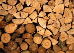 Те, кто греются дровами и углем, тоже получат компенсации