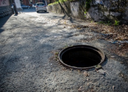 Осеннее обострение: в Чадыр-Лунге участились случаи кражи крышек люков с колодцев 