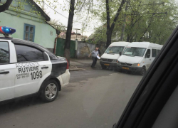 В Кишиневе две маршрутки не смогли поделить дорогу 