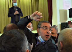 "Зачем на бал пришел медведь?". Комментарий Валерия Реницэ