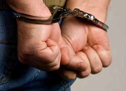 Не нашли общий язык: опекун ударил ножом свою несовершеннолетнюю воспитанницу