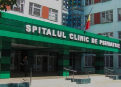 В Кишиневе сбежавший пациент психбольницы совершил публичное самоубийство в жилом доме