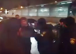 Массовая драка в Киеве: толпа необузданных цыган с дубинками напала на прохожих 