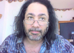 Убийца "с носом в черепе" за рулем такси шокировал приехавшего в Киев известного российского певца