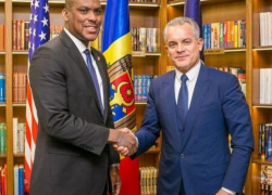 Посол США поведал, что сказал Владу Плахотнюку 14-го июня