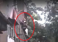 Ребенок оказался заперт в горящей квартире в Кишиневе