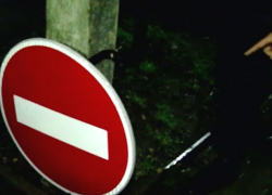 Издевательство над дорожным знаком устроил возмущенный столичный водитель