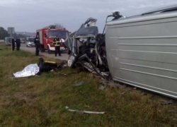 Один водитель погиб, второй получил тяжелые травмы в ДТП под Будештами