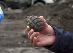 В Кишиневе на остановке взорвалась граната: двое мужчин в крови доставлены в больницу 