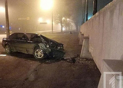 Стритрейсерша без прав протаранила монумент "Победа" в Кривом Роге 