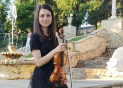 В страшной аварии в Стрэшенах погибла молодая скрипачка