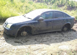 Всех колес на машине лишился житель Комрата по пути на базу отдыха