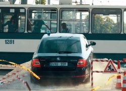 Почему автомобиль въехал в троллейбус? Появился трейлер молдавского блокбастера