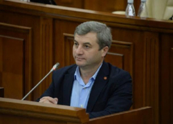 Фуркулицэ жестко отреагировал на нападки сторонников Санду на Василия Болю