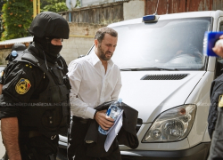 Влад Филат упал в обморок в зале суда