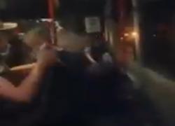 Шок: в Кишиневе пассажир автобуса напал на людей с газовым баллоном из-за плохо надетой маски