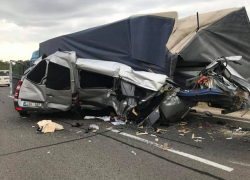 Автокатастрофа на трассе Кишинев - Оргеев: минивэн разорвало на части