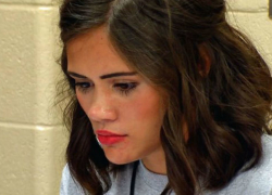 Учительницу в шортиках признали виновной в изнасиловании школьника и вымогательстве секса с помощью гаджета