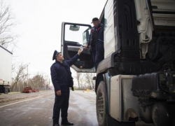 На таможне задержали водителя с поддельными правами