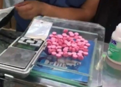 Наркоторговцев-универсалов с поличным сняли на видео в Кишиневе 