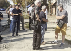 В частном секторе Кишинёва возобновили строительство 9-этажки: жители вышли на протест