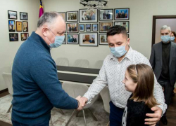 Добрые дела не заканчиваются с мандатом президента: Двое сирот обратились за помощью к Игорю Додону 