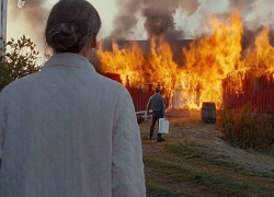 Пироман сжег дом бывшей жены, оставив ее на улице с четырьмя детьми под Теленештами