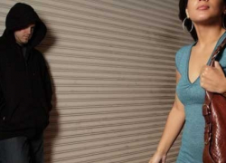 В Кишиневе стали часто грабить и избивать женщин